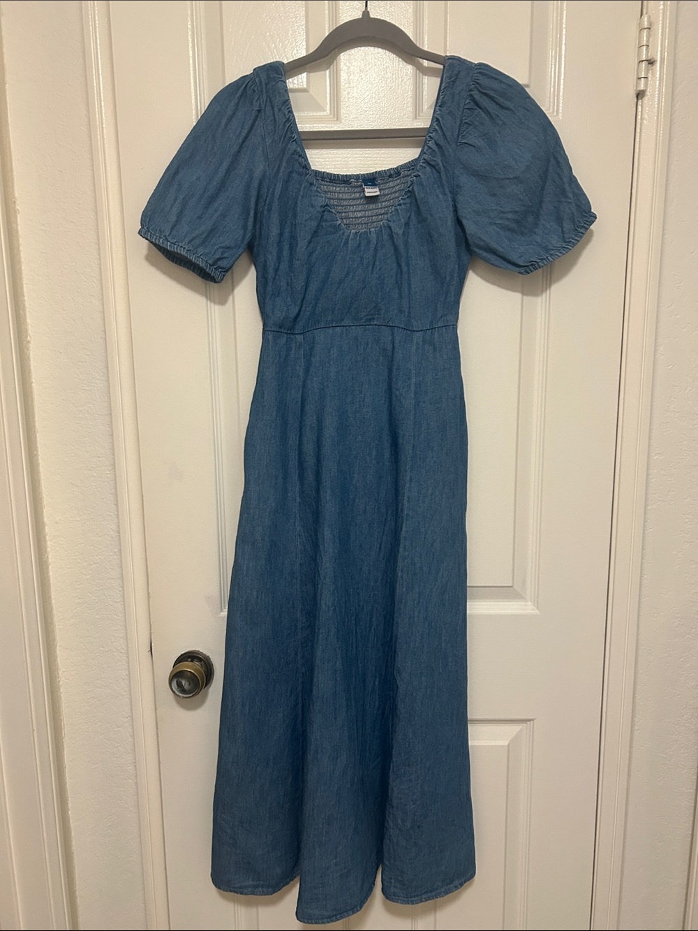 Old Navy Blue Denim Puff-Sleeve Maxi Dress